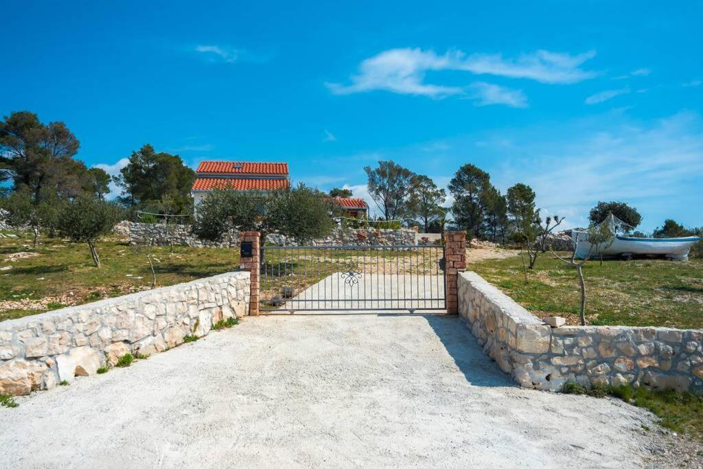 Isolated Paradise Adio Mare Milna  Exterior photo